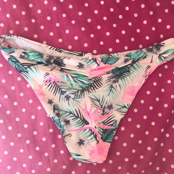 NWOT Tropical Bikini Bottom - Picture 2 of 3